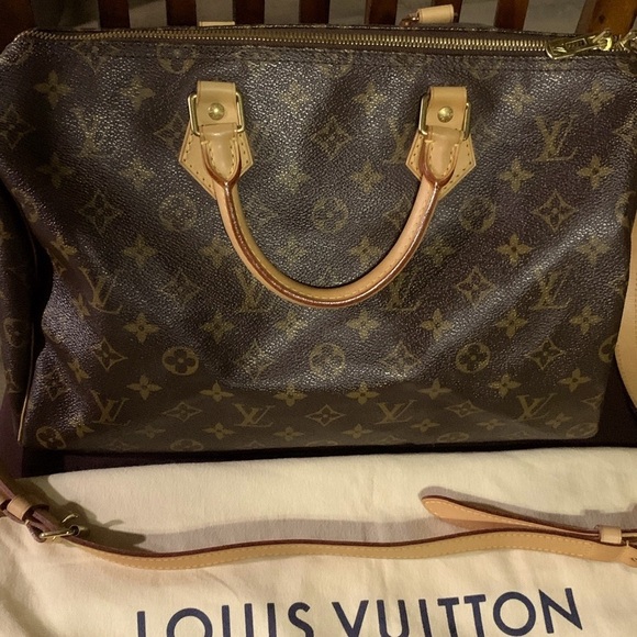 Authentic Louis Vuitton Bandolier bag - Picture 1 of 6